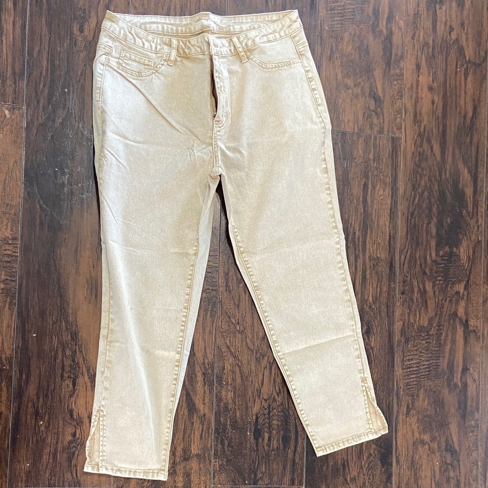 Elegant Tan Skinny Jeans for Women